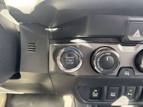 Used 2021 Toyota Tacoma TRD Sport image 34