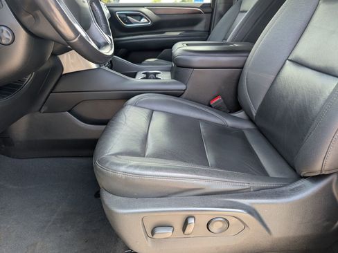 Used 2022 Chevrolet Tahoe Z71 w/ Luxury Package AWD/4WD image 15