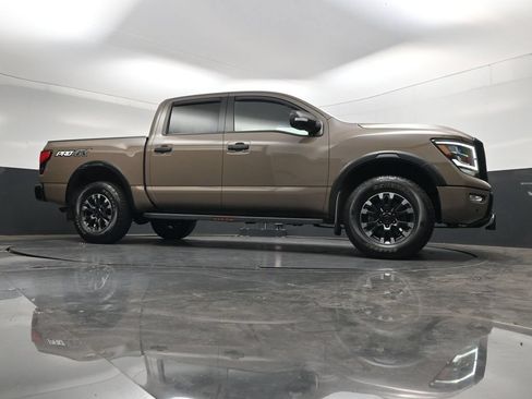 Used 2022 Nissan Titan PRO-4X w/ Pro-4x Convenience Package AWD/4WD image 39