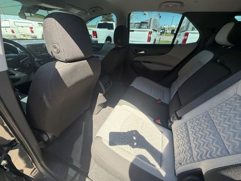 Used 2022 Chevrolet Equinox LS image 12