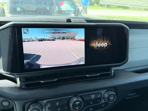 New 2026 Jeep Gladiator Willys image 16