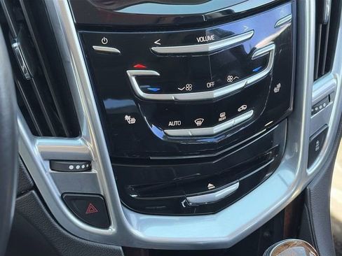 Used 2013 Cadillac SRX Luxury image 30