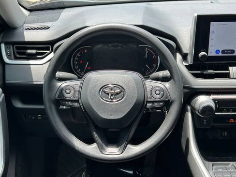 Used 2025 Toyota RAV4 LE FWD image 34