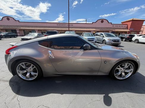 Used 2010 Nissan 370Z Coupe w/ Sport Pkg RWD image 5