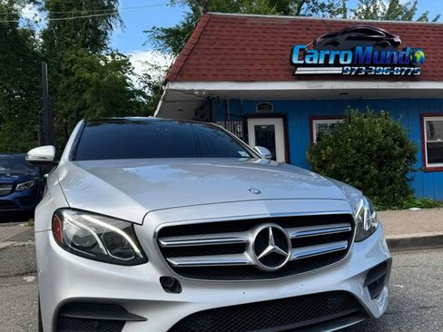 Used 2017 Mercedes-Benz E 300 4MATIC image 3