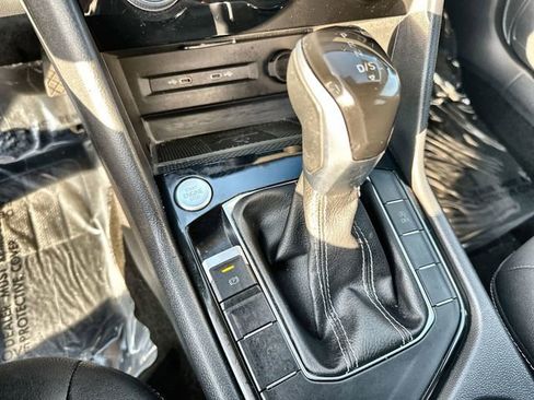 Used 2024 Volkswagen Taos SE image 23