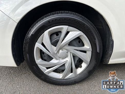 Certified 2024 Subaru Impreza 2.0i image 28