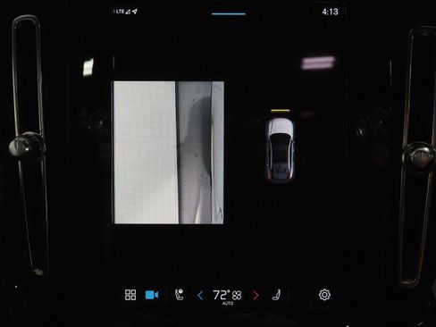 Used 2022 Volvo C40 P8 Recharge Ultimate image 31