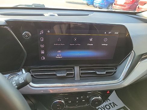 Used 2024 Chevrolet Trax ACTIV w/ Sunroof Package image 25