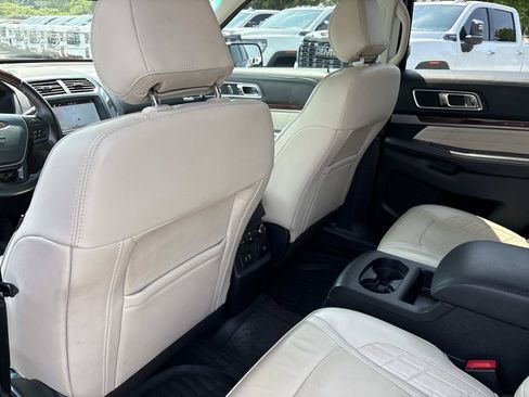 Used 2017 Ford Explorer Platinum AWD/4WD image 32