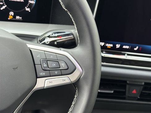 New 2026 Volkswagen Tiguan SE image 26