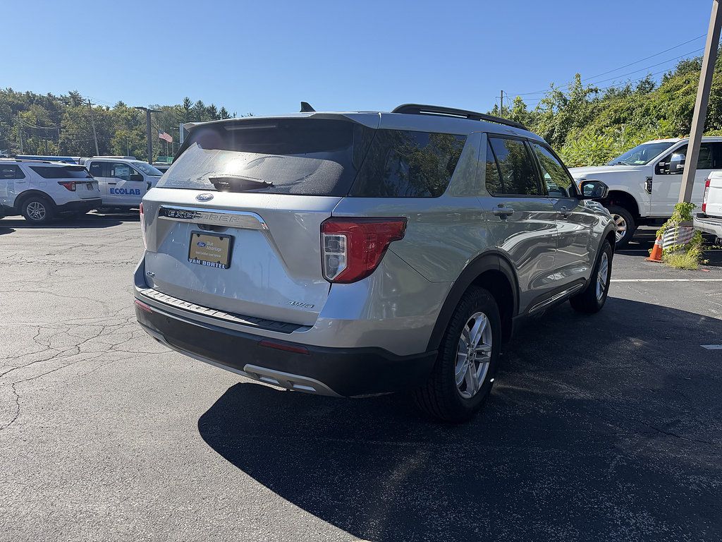 Certified 2023 Ford Explorer XLT w/ Equipment Group 202A AWD/4WD image 7