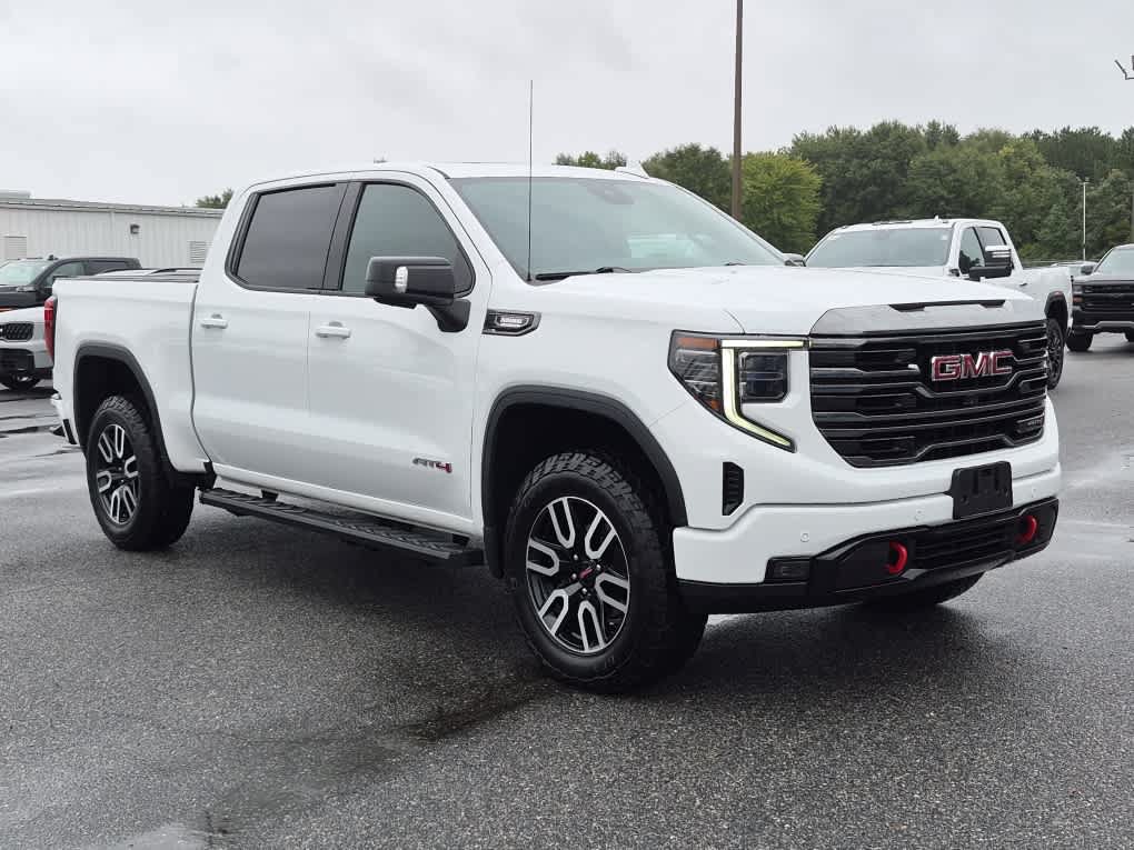 Used 2023 GMC Sierra 1500 AT4 w/ Technology Package AWD/4WD image 5