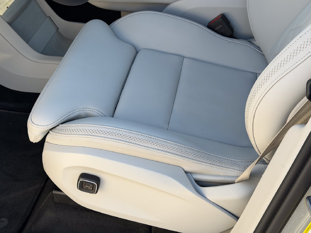 Certified 2025 Volvo EX90 Ultra AWD/4WD image 27