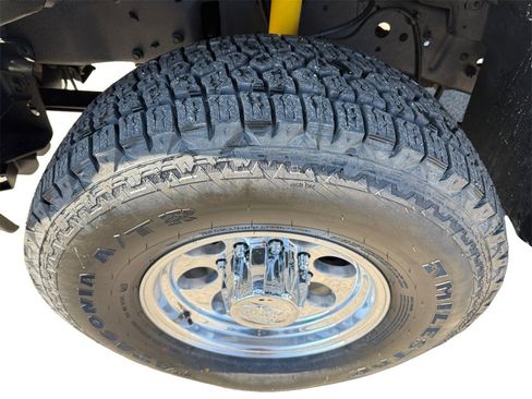 Used 2001 Ford F250 Lariat image 9