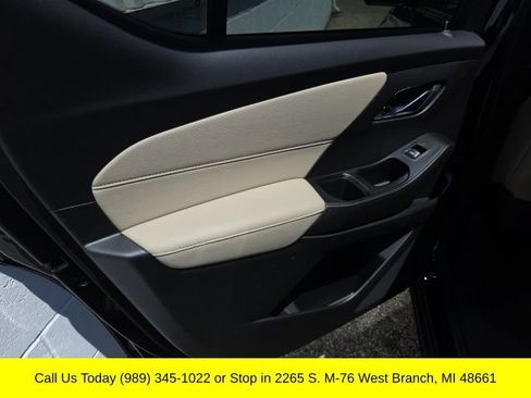 Used 2023 Chevrolet Traverse LT w/ LT Premium Package AWD/4WD image 37