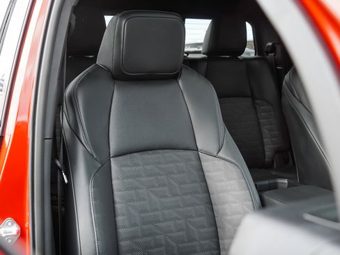 Used 2025 Toyota Tacoma TRD Off-Road image 25