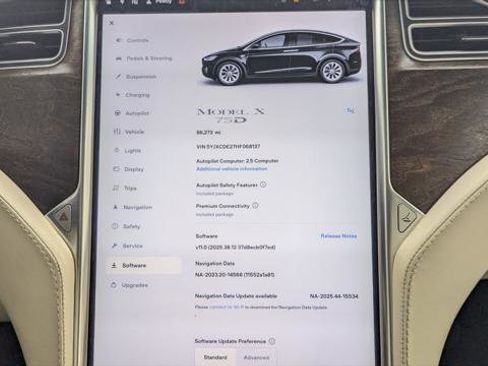 Used 2017 Tesla Model X 75D image 23