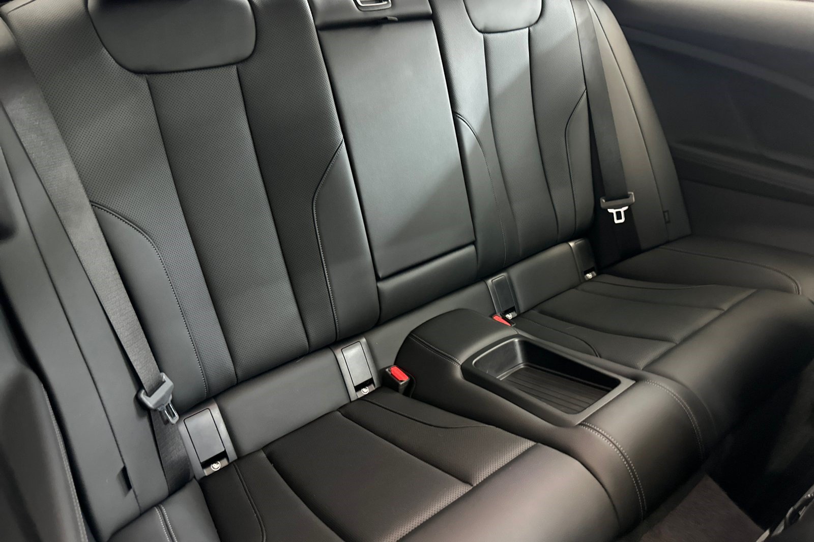 Used 2026 BMW 230i Coupe w/ Convenience Package RWD image 32