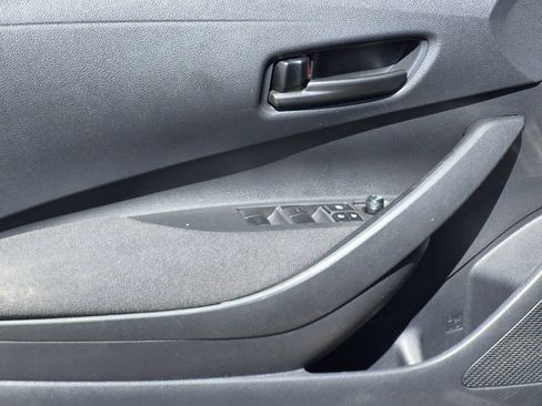 Certified 2025 Toyota Corolla LE FWD image 10