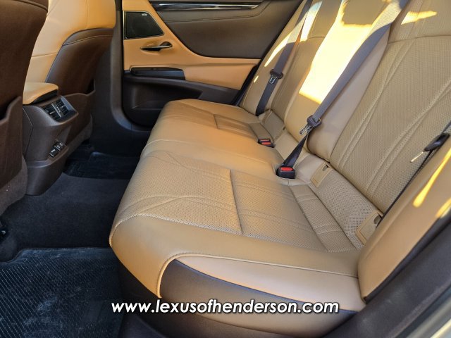 Used 2021 Lexus ES 300h w/ Accessory Package FWD image 13