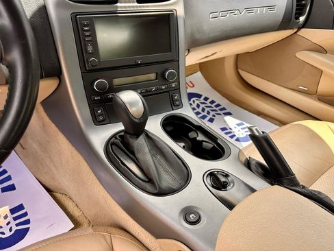 Used 2006 Chevrolet Corvette Coupe w/ Preferred Equipment Group RWD image 24