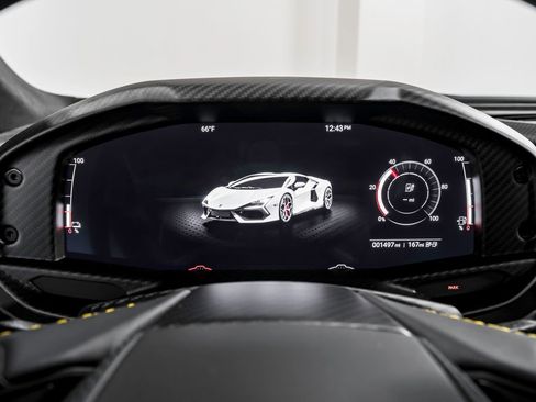 Used 2025 Lamborghini Revuelto image 13