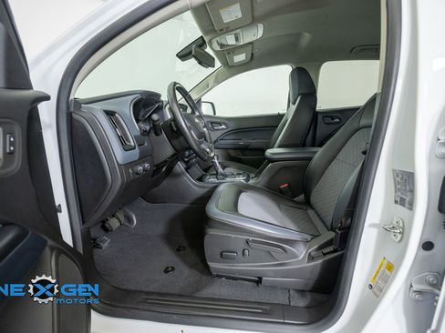 Used 2022 Chevrolet Colorado Z71 AWD/4WD image 11