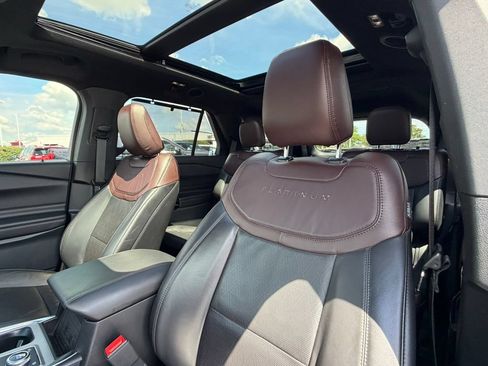 Used 2023 Ford Explorer Platinum w/ Technology Package AWD/4WD image 30