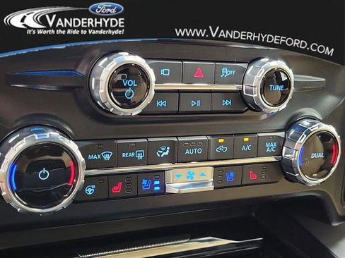 New 2026 Ford F350 Lariat w/ Lariat Premium Package image 29