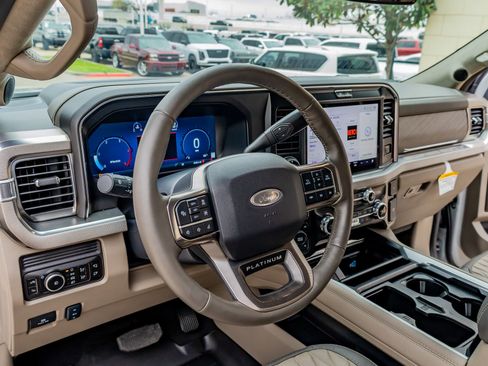 Used 2026 Ford F250 Platinum w/ Platinum Plus Package image 17