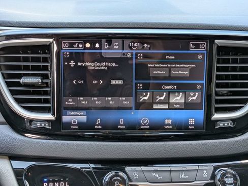 Used 2024 Chrysler Pacifica Touring-L FWD image 20