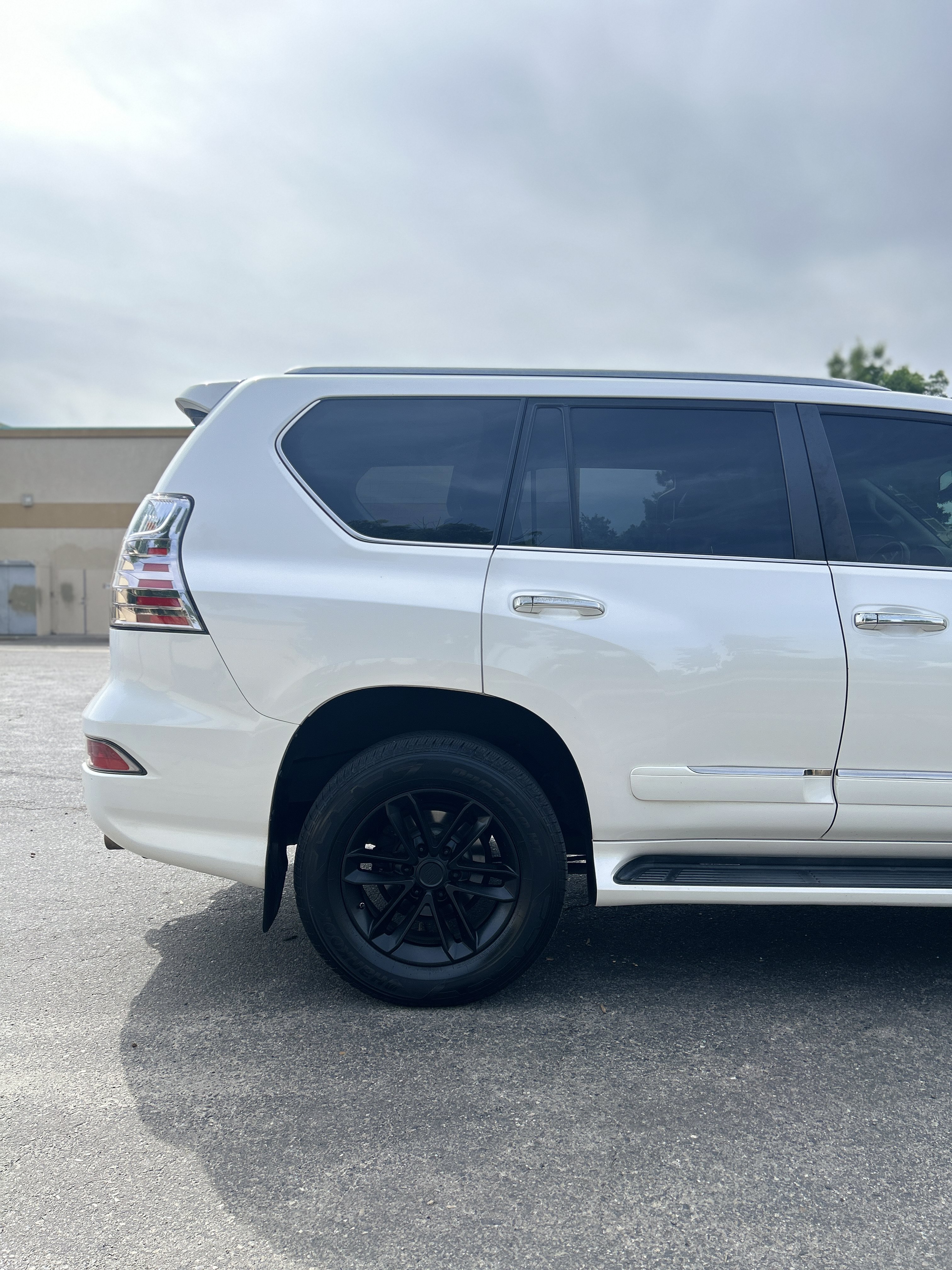 Used 2014 Lexus GX 460 Luxury AWD/4WD image 11