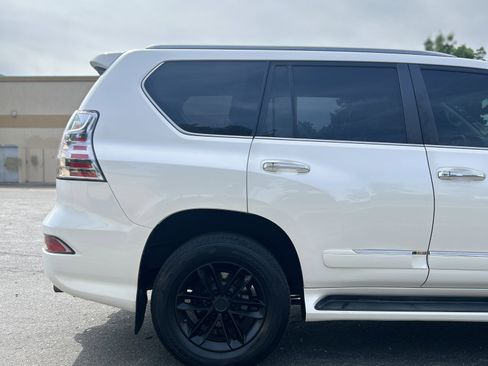 Used 2014 Lexus GX 460 Luxury image 11