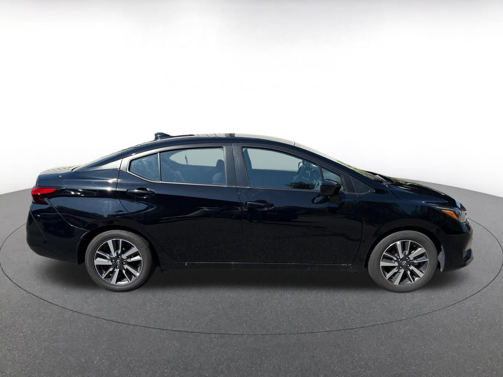 Used 2025 Nissan Versa SV FWD image 14
