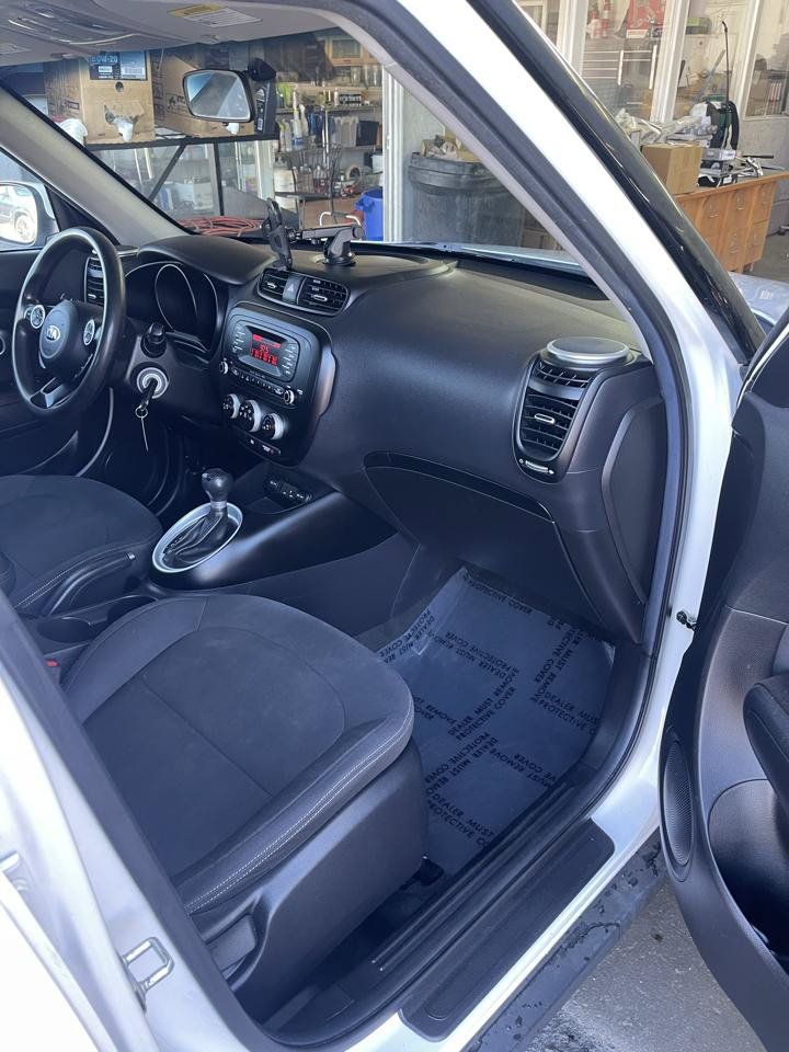 Used 2014 Kia Soul FWD image 12