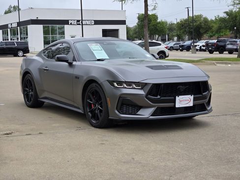 Used 2024 Ford Mustang GT Premium image 3