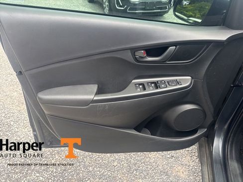 Used 2021 Hyundai Kona SE FWD image 19
