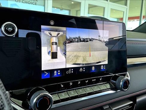 Used 2024 Chevrolet Colorado Z71 w/ Z71 Convenience Package 2 image 13