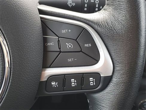 Used 2023 Jeep Renegade Limited image 11