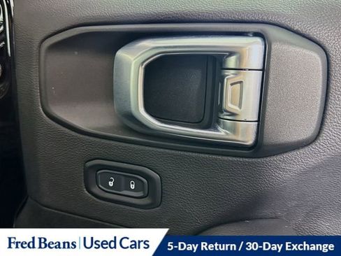 Used 2023 Jeep Wrangler Unlimited Sahara AWD/4WD image 34