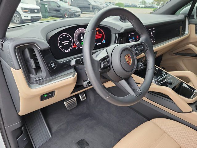 Used 2025 Porsche Cayenne S w/ Premium Package Plus AWD/4WD image 4