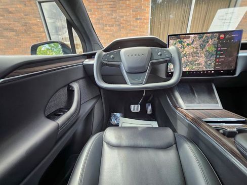 Used 2023 Tesla Model X AWD/4WD image 4