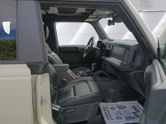 Used 2025 Ford Bronco Badlands AWD/4WD image 16