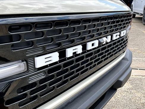 Used 2025 Ford Bronco Outer Banks image 33