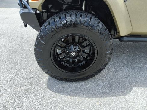 Used 2018 Jeep Wrangler Unlimited Sport S AWD/4WD image 9