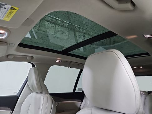 Used 2022 Volvo XC90 T6 Inscription w/ Advanced Package image 19