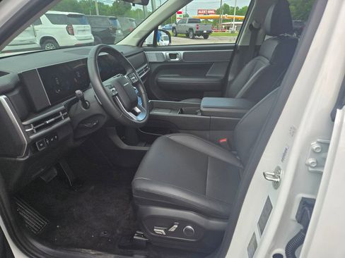 Used 2025 Hyundai Santa Fe SEL FWD image 7