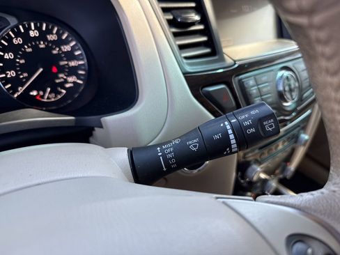 Used 2015 Nissan Pathfinder Platinum w/ Family Entertainment Package image 25