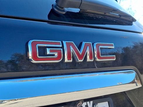Used 2024 GMC Terrain SLT AWD/4WD image 29